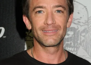 David Faustino